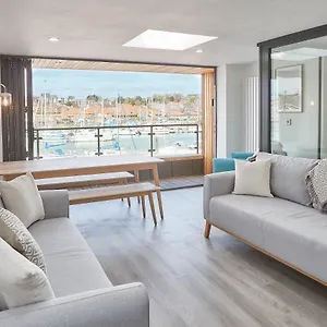 Host & - Coastal Townhouse , Whitby United Kingdom