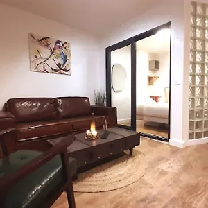 Midnight In Montmartre Apartment